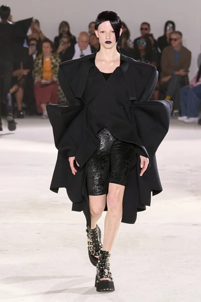 Look 14